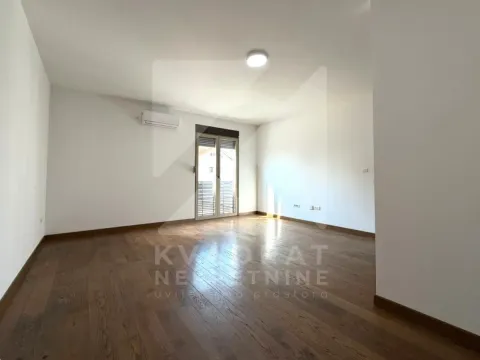 Rent, office space, 56m², City Kvart, Podgorica - image 2