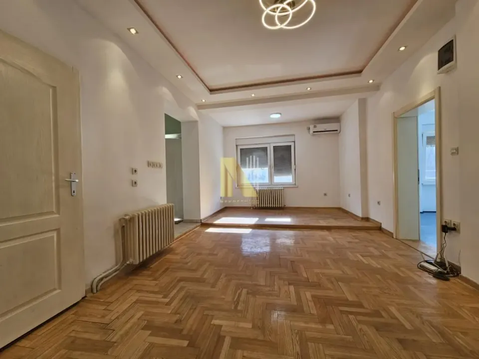 Rent, office space, 100m², Rotkvarija, Novi Sad Sve Podlokacije