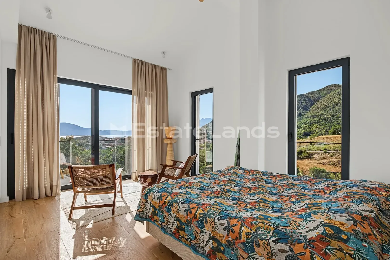 Sale, house, 220m², Krašići, Tivat