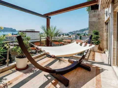 Prodaja, trosoban stan, 400m², Centar, Budva - image 1