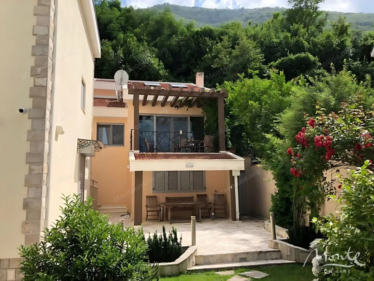 Prodaja, kuća, 390m², Stoliv, Kotor
