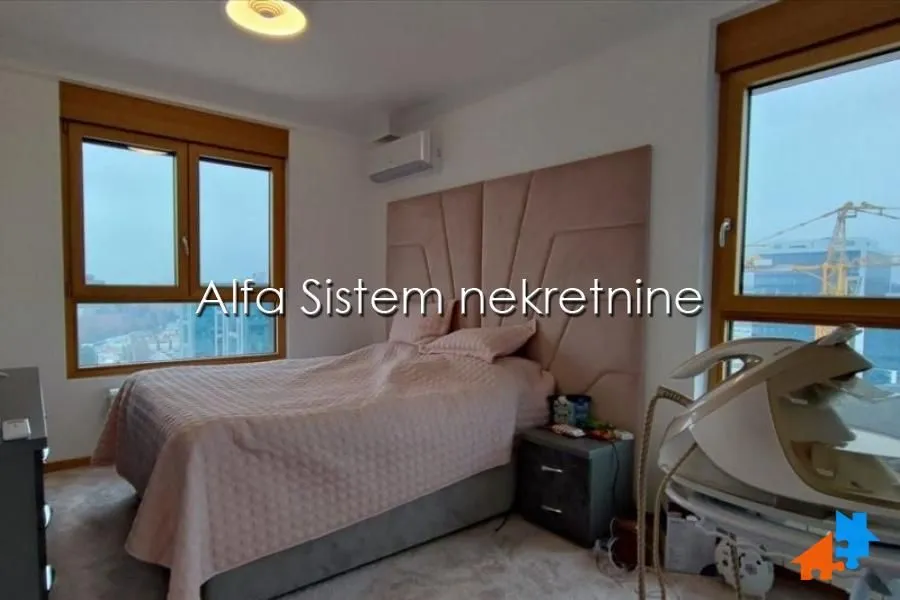 Izdavanje, četvorosoban stan, 110m², Novi Beograd Blok 65, Novi Beograd Sve Podlokacije
