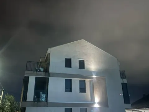 Izdavanje, četvorosoban stan, 150m², Tološi, Podgorica - image 3