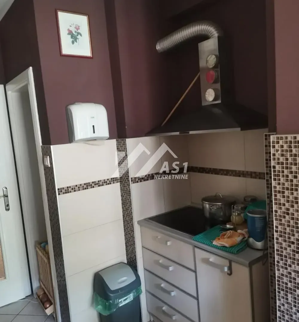 Izdavanje, dvosoban stan, 70m², Grbavica, Novi Sad Sve Podlokacije