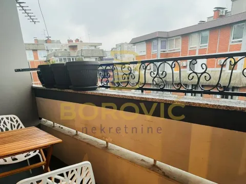 Izdavanje, trosoban stan, 90m², Kalenić Pijaca, Vračar Sve Podlokacije - image 15