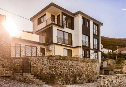 Prodaja, kuća, 420m², Krašići, Tivat