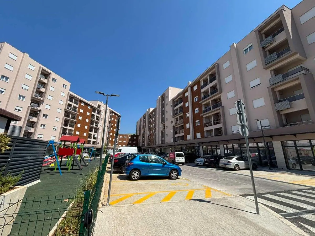 Rent, office space, 100m², Stari Aerodrom, Podgorica