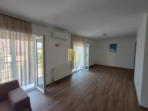 Izdavanje, trosoban stan, 120m², Veternik, Novi Sad Sve Podlokacije - image 2