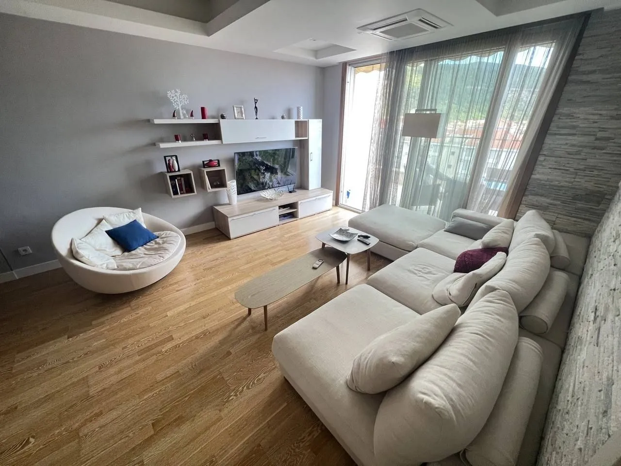 Rent, one bedroom apartment, 80m², Rozino, Budva