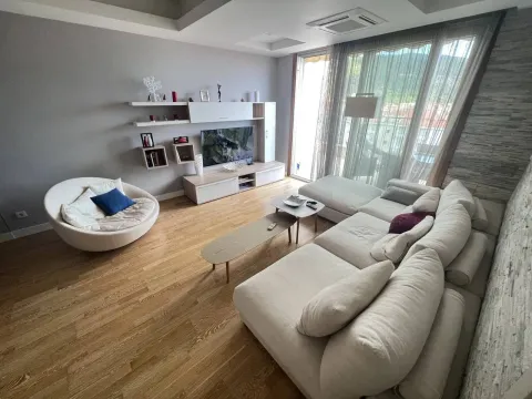 Rent, one bedroom apartment, 80m², Rozino, Budva - image 2