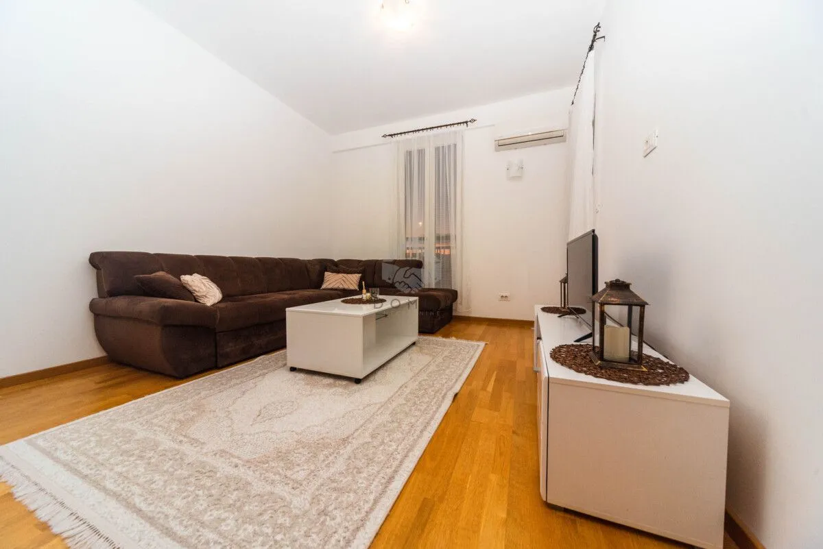 Izdavanje, jednosoban stan, 50m², Stari Aerodrom, Podgorica