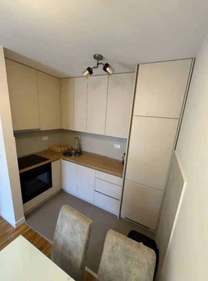 Izdavanje, jednosoban stan, 45m2, Pobrežje, Podgorica