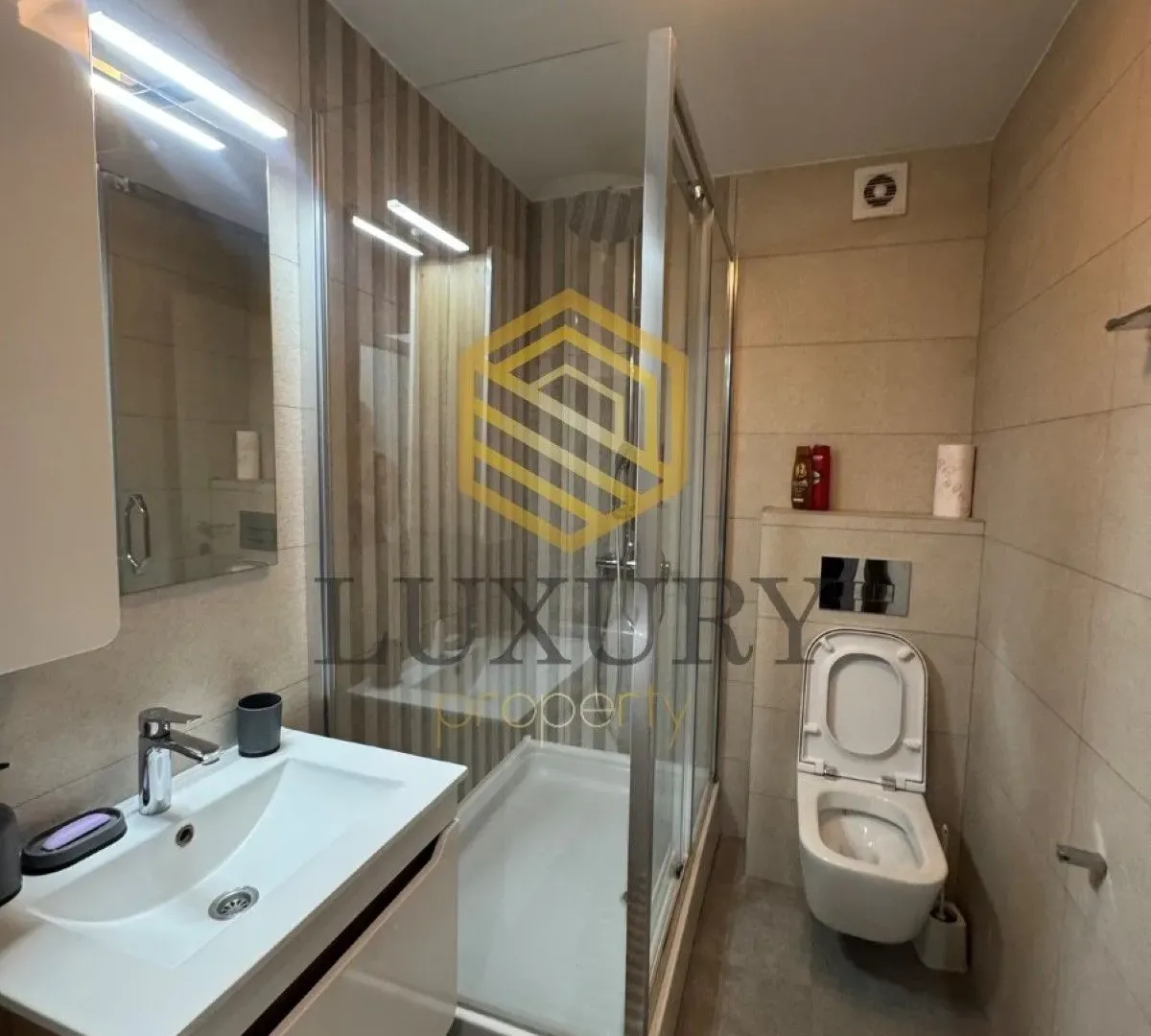Izdavanje, jednosoban stan, 45m², Centar, Podgorica