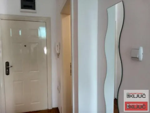 Izdavanje, garsonjera, 25m², Bulevar Oslobodjenja, Novi Sad Sve Podlokacije - image 5