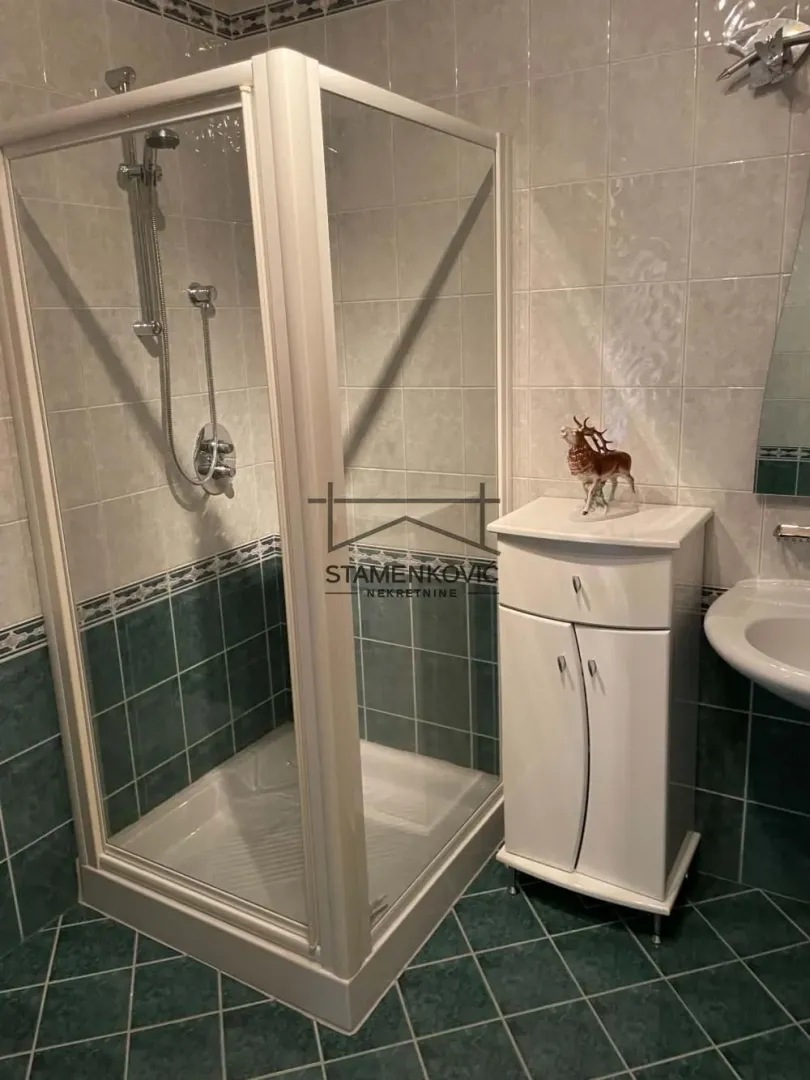 Prodaja, kuća, 200m², Bačka Palanka, Novi Sad