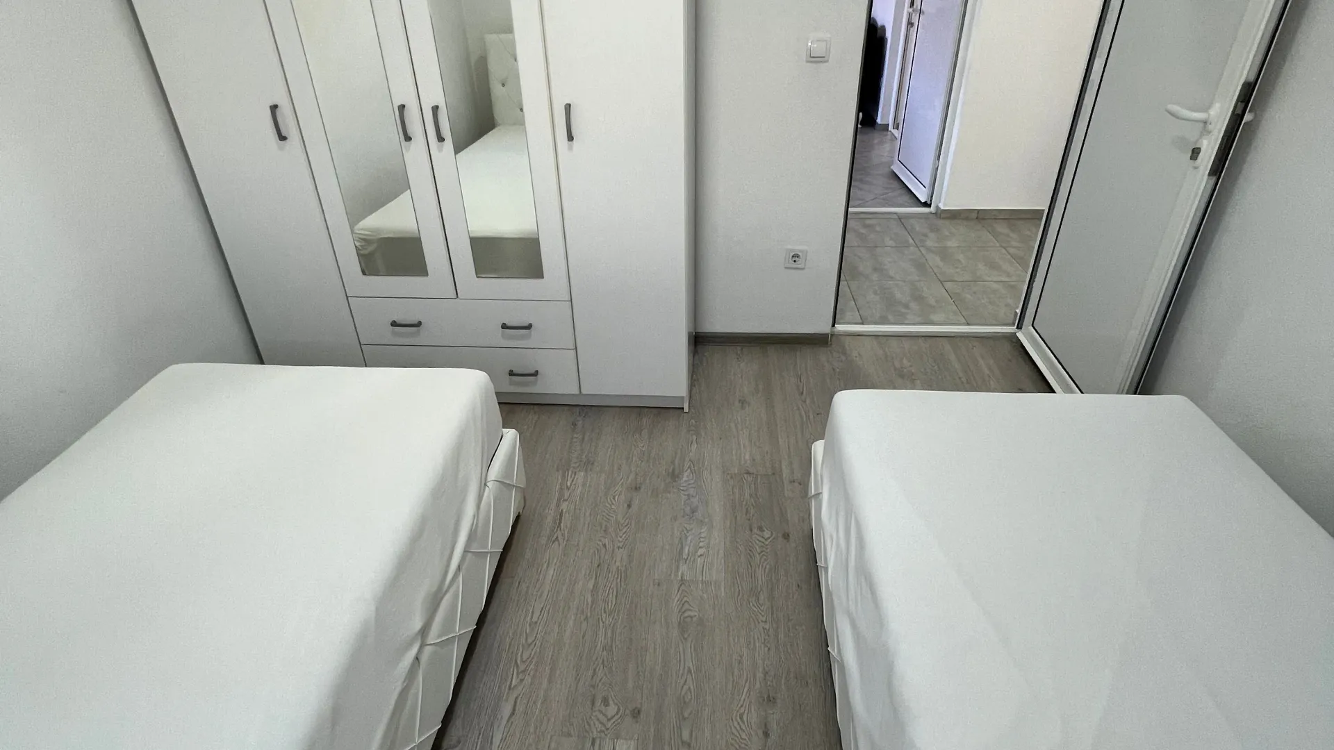 Rent, two bedroom apartment, 85m², Tomba, Bar