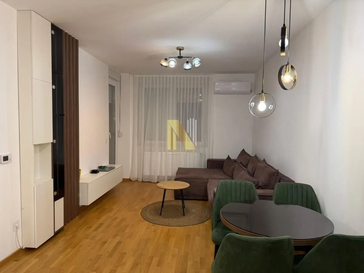 Izdavanje, dvosoban stan, 45m², Novi Sad, Srbija