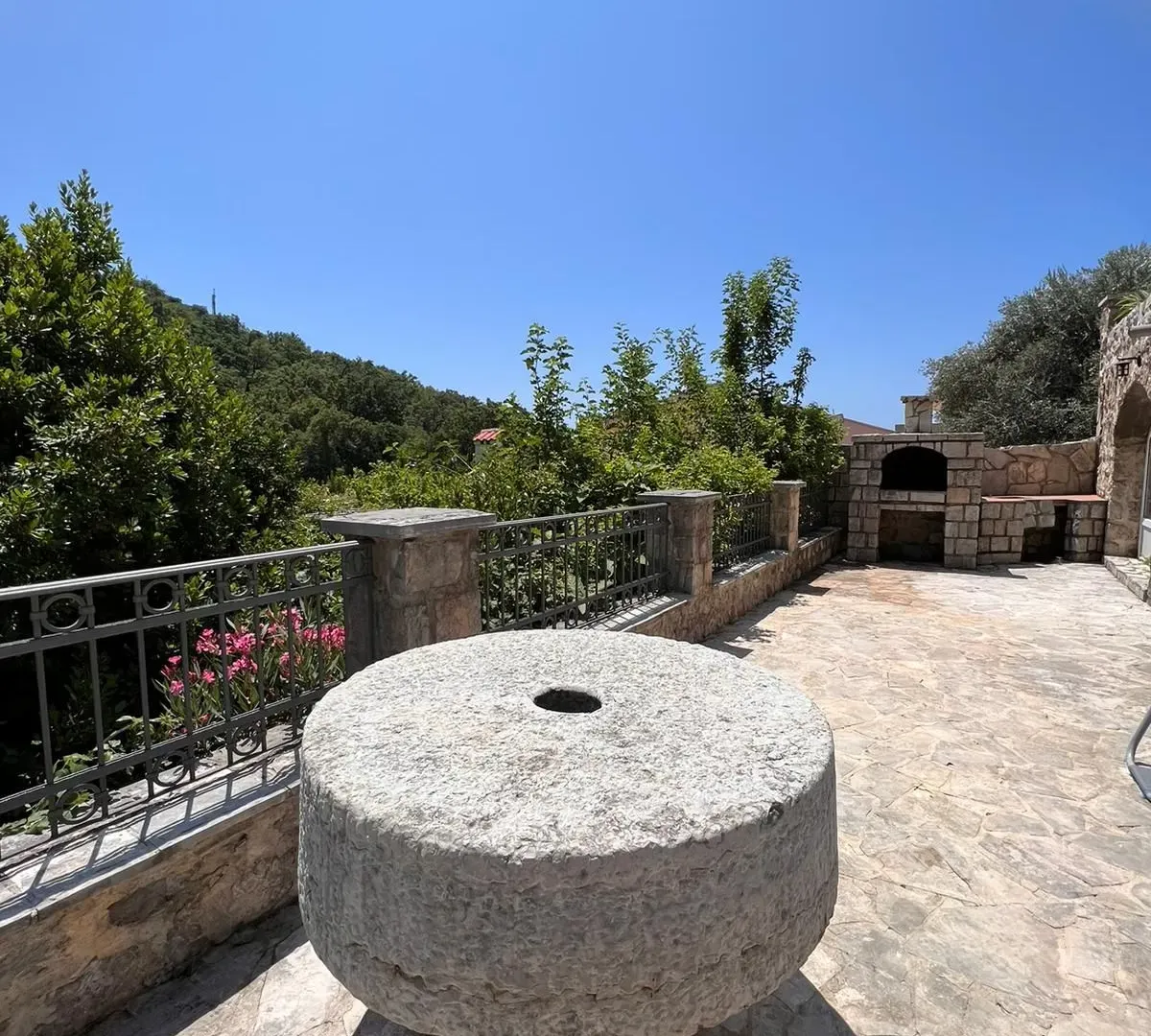 Sale, house, 300m², Reževići, Budva