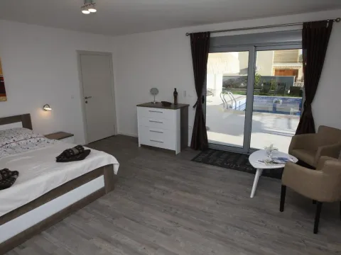 Rent, house, 153m², Krimovica, Kotor - image 6