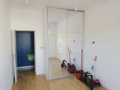 Izdavanje, trosoban stan, 60m², Skadarlija, Beograd - image 10