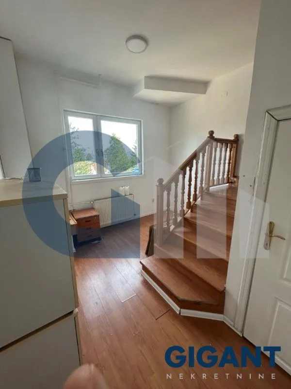 Izdavanje, stan, 176m², Autokomanda, Voždovac Sve Podlokacije