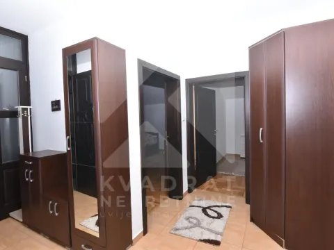 Izdavanje, dvosoban stan, 115m², Tološi, Podgorica - image 12