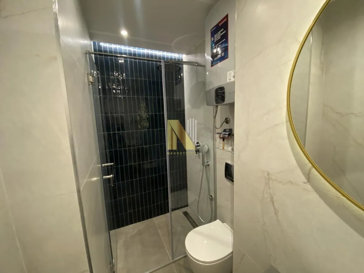 Prodaja, četvorosoban stan, 119m², Centar, Novi Sad