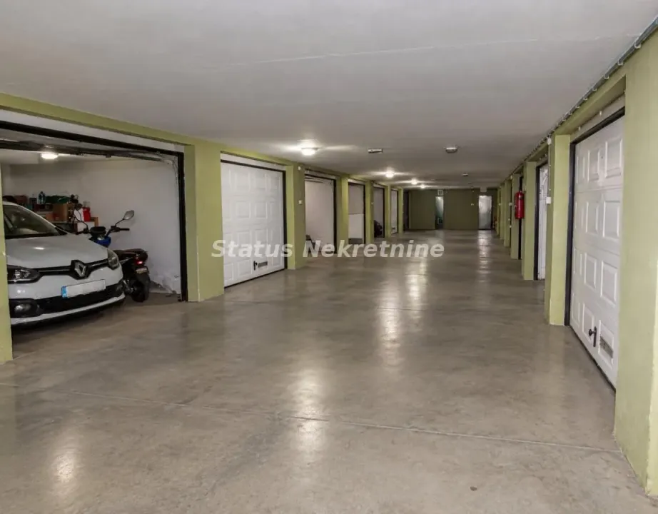 Prodaja, parking/garaža, 15m², Grbavica, Novi Sad Sve Podlokacije