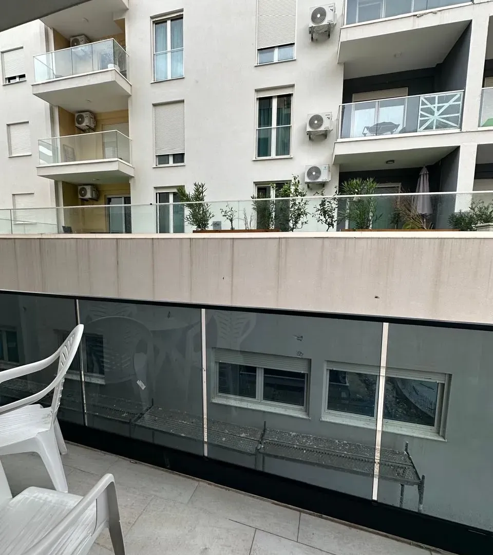 Prodaja, dvosoban stan, 61m², Bečići, Budva
