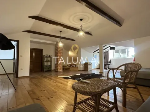 Rent, house, 200m², Tološi, Podgorica - image 12