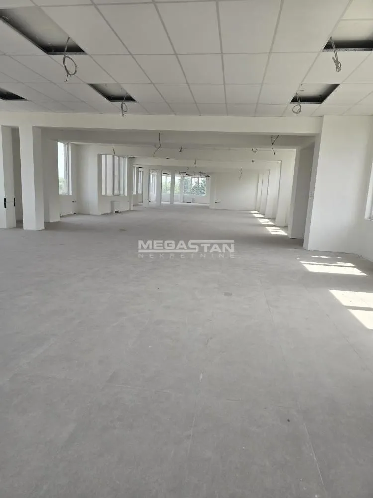 Rent, office space, 1200m², Čukarica, Beograd