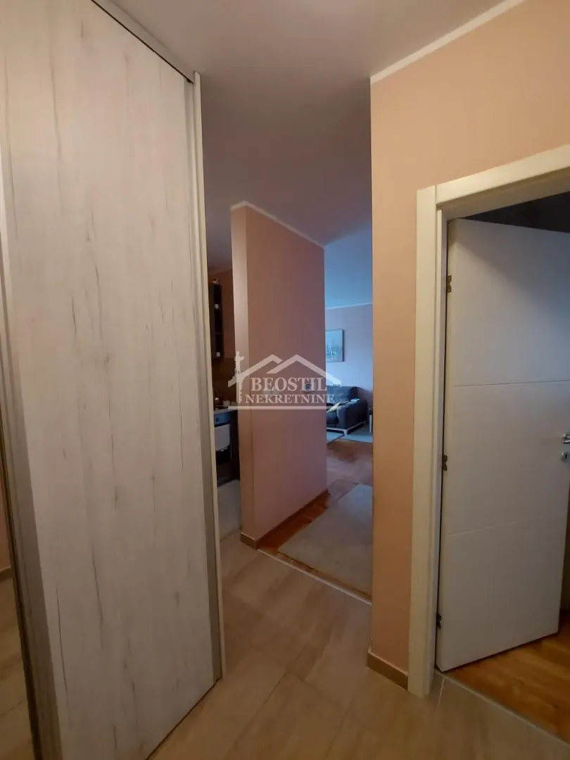 Prodaja, trosoban stan, 52m², Zvezdara Sve Podlokacije, Beograd