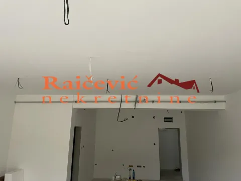 Izdavanje, poslovni prostor, 234m², Vrbas, Novi Sad - image 10