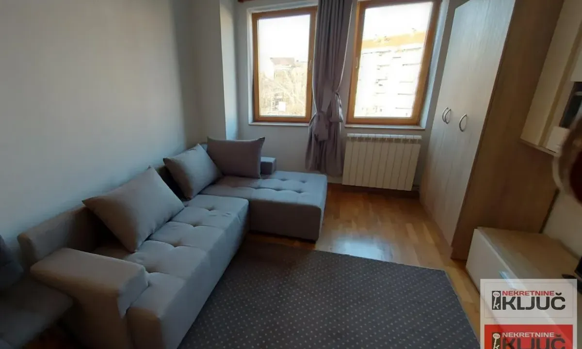Izdavanje, garsonjera, 27m², Grbavica, Novi Sad Sve Podlokacije
