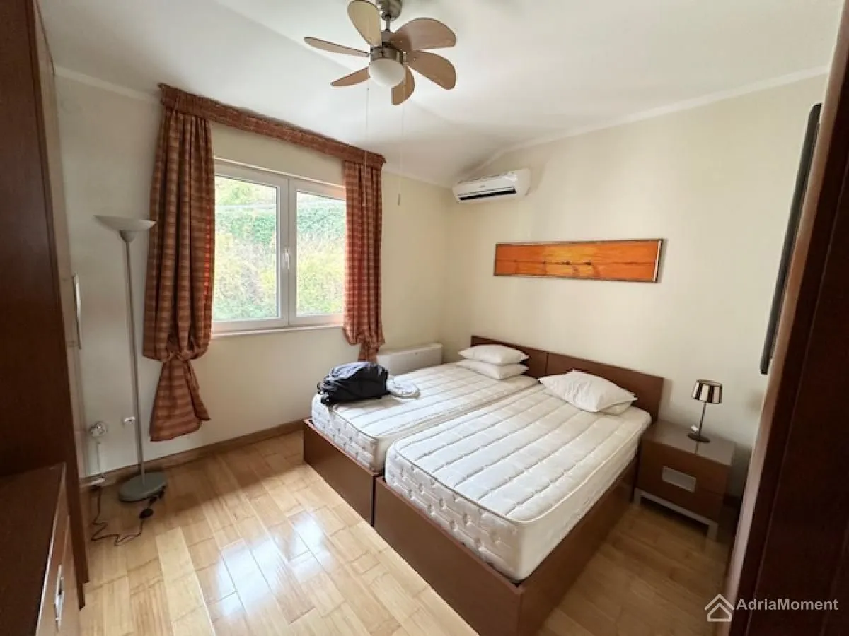 Sale, four bedroom apartment, 170m², Pržno, Budva