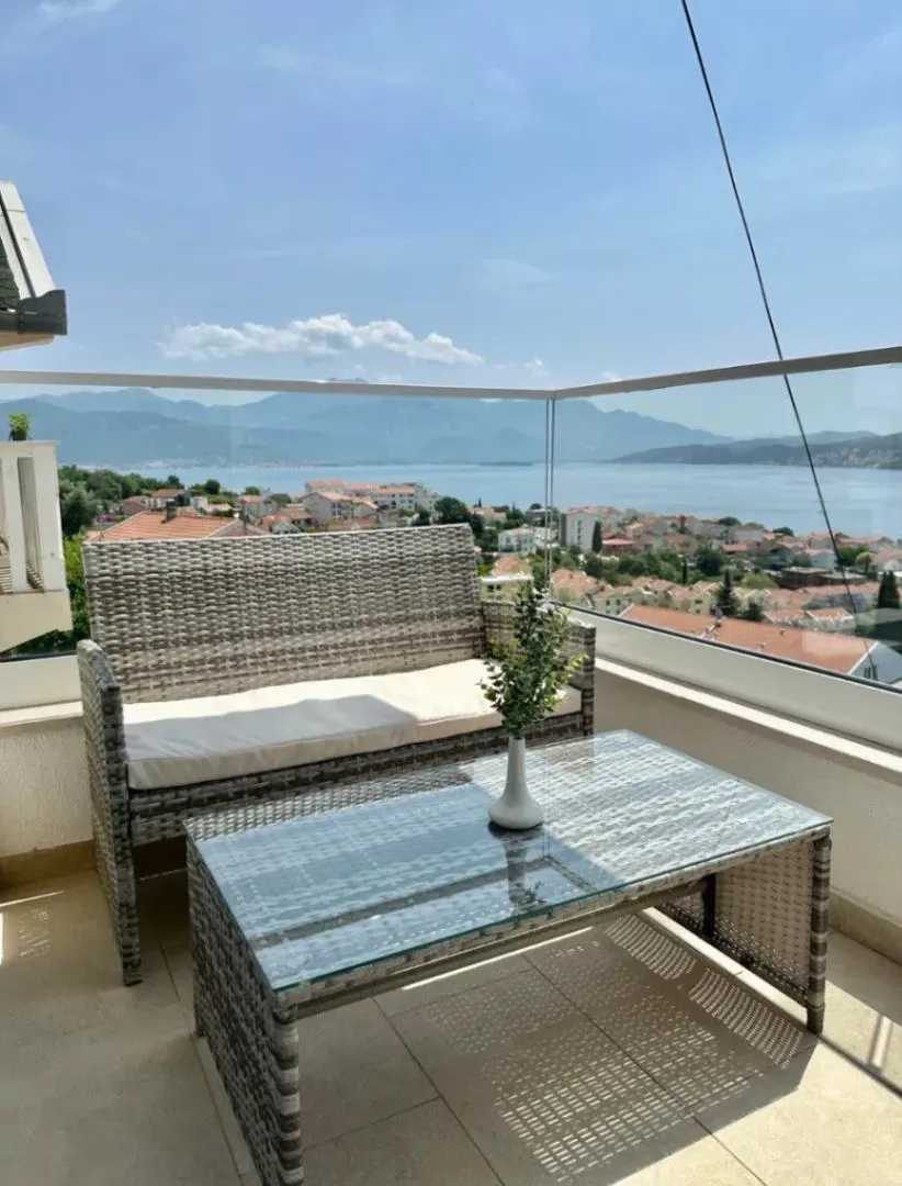 Prodaja, jednosoban stan, 50m², Đenovići, Herceg Novi