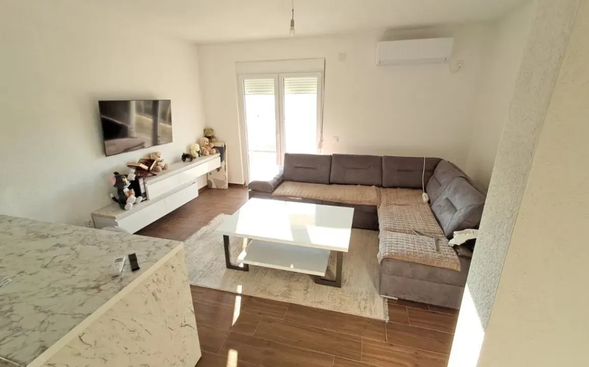 Sale, two bedroom apartment, 70m², Dobre Vode, Bar