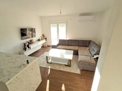Sale, two bedroom apartment, 70m², Dobre Vode, Bar