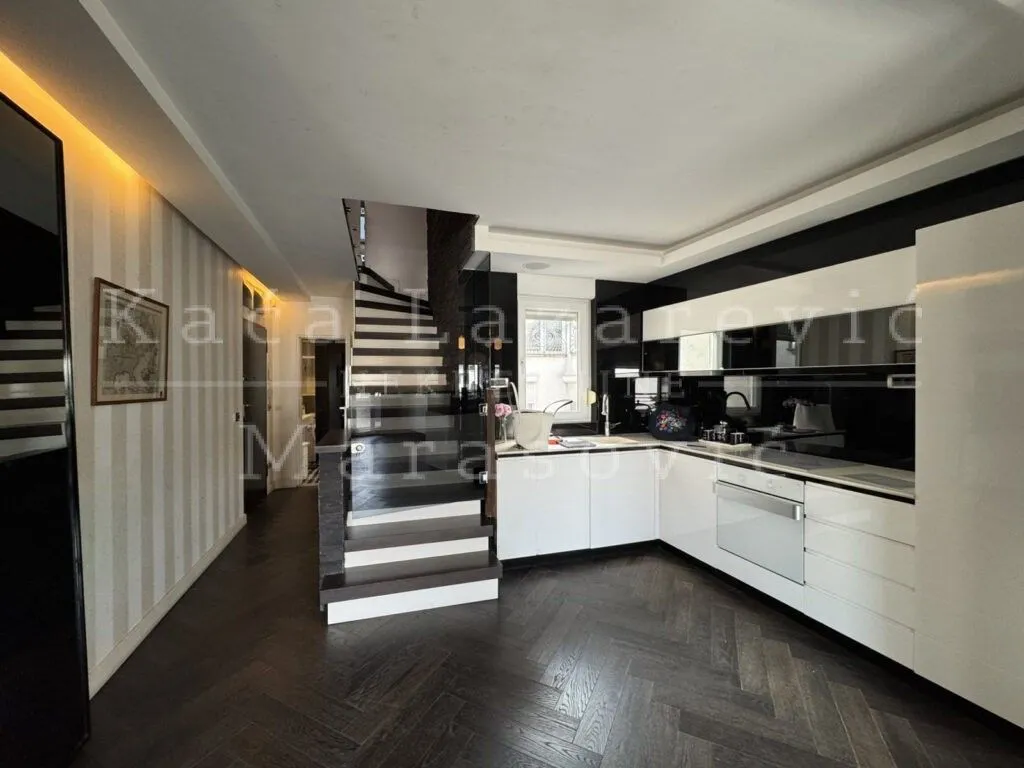 Prodaja, trosoban stan, 117m², Crveni Krst, Beograd