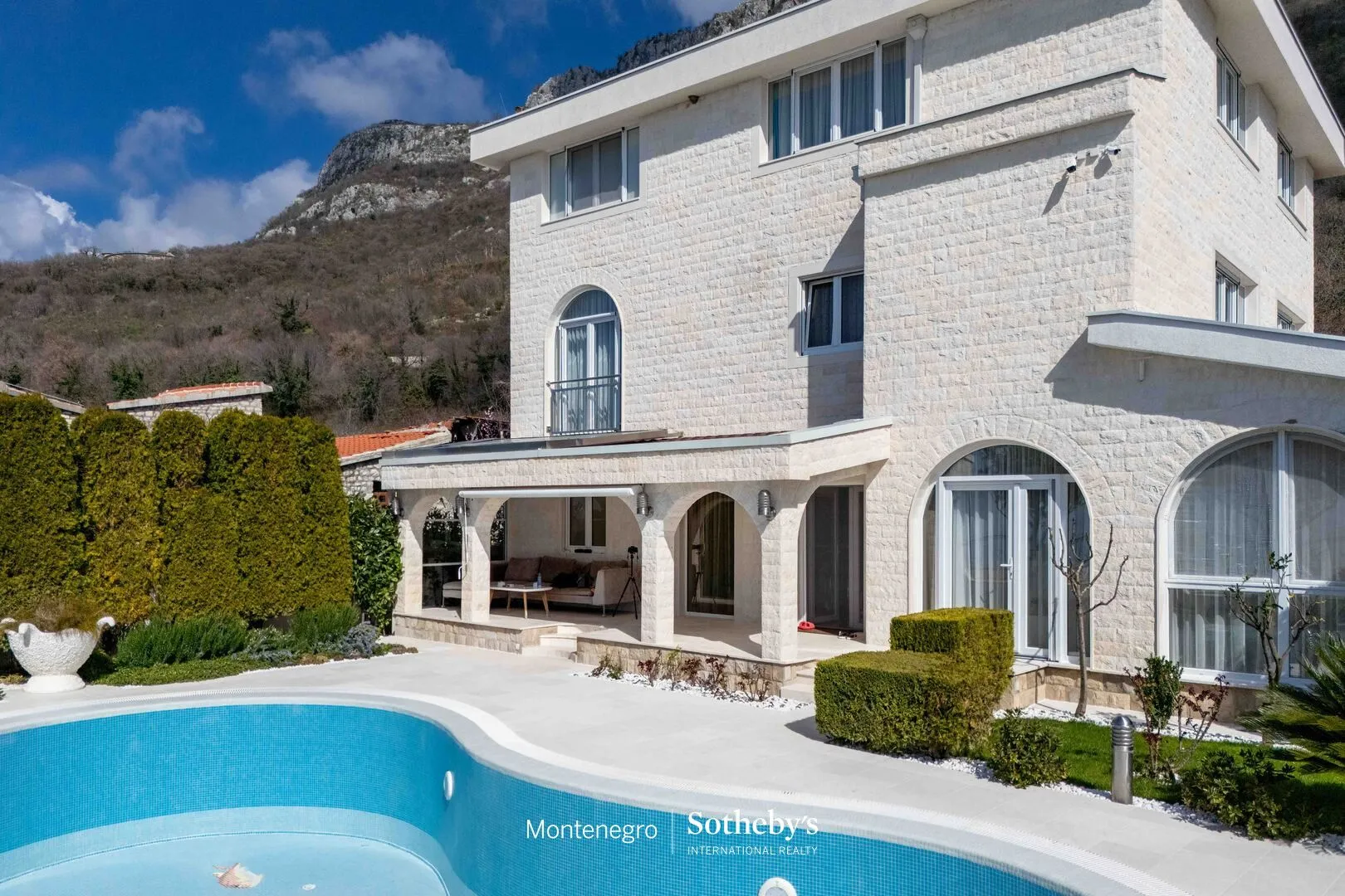 Sale, house, 410m², Blizikuće, Budva