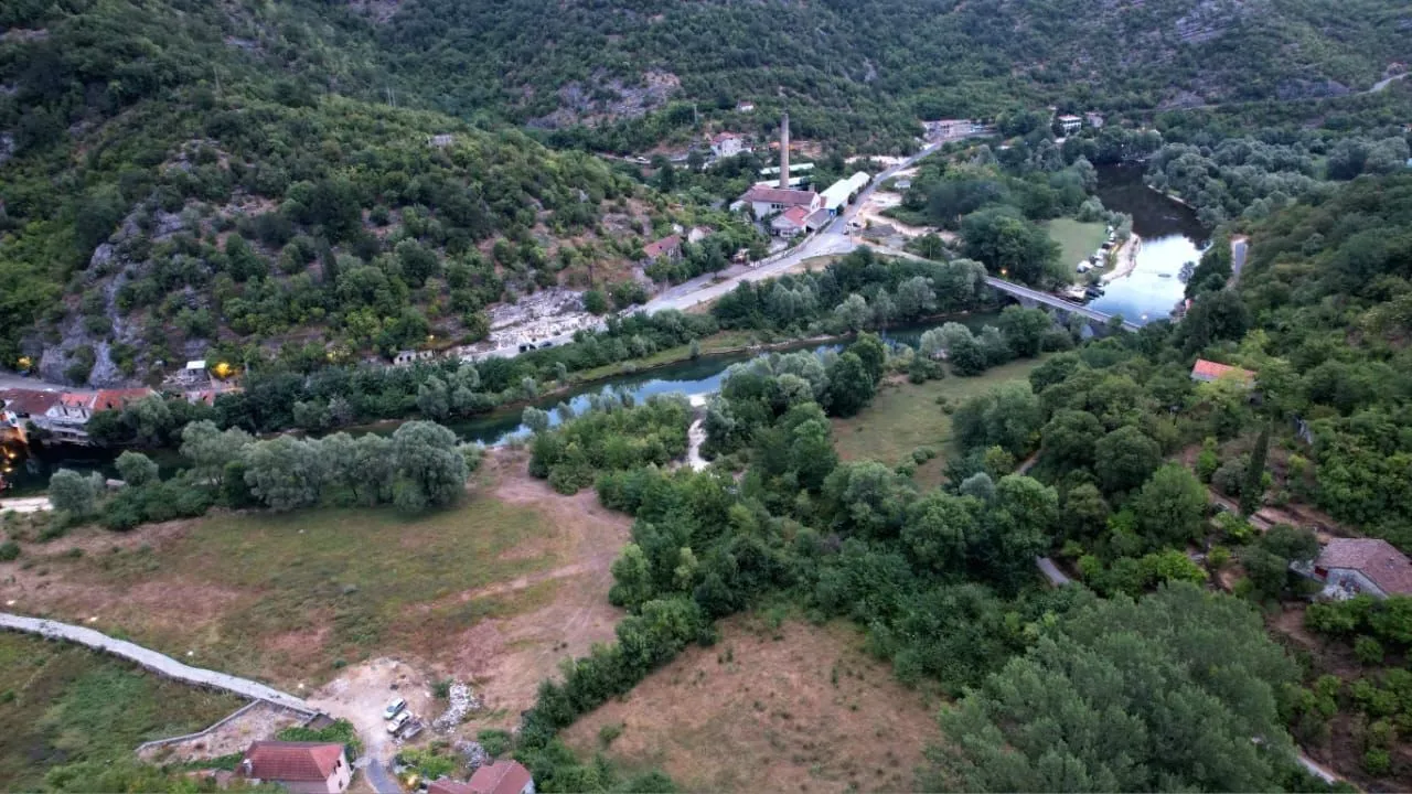 Prodaja, plac, 1300m², Cetinje, Crna Gora