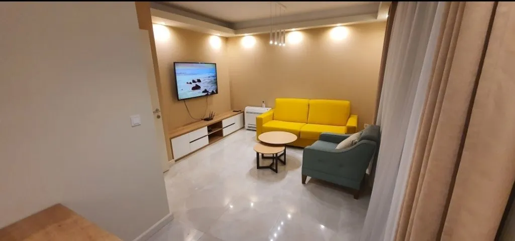 Izdavanje, dvosoban stan, 55m², Kalimanj, Tivat