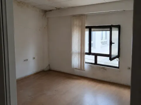 Rent, office space, 95m², Stari Aerodrom, Podgorica - image 5