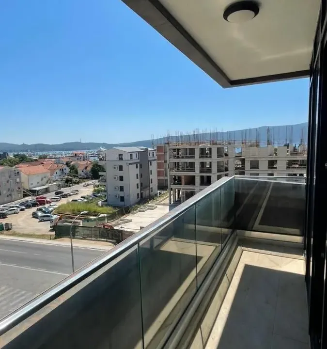 Izdavanje, jednosoban stan, 70m², Donja Lastva, Tivat