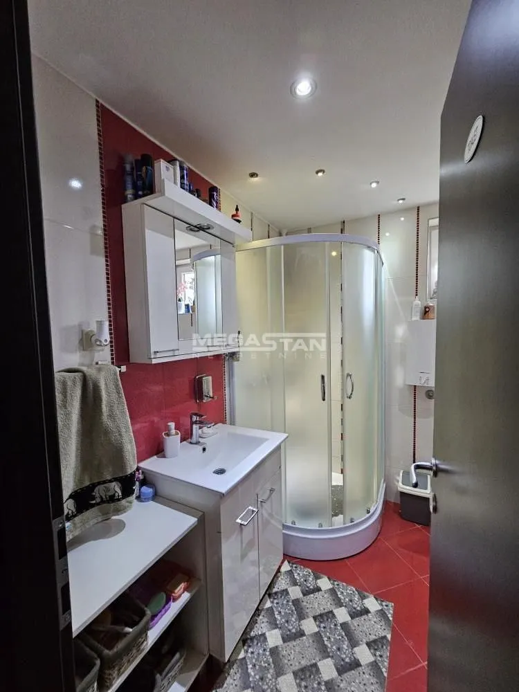 Prodaja, kuća, 214m², Zvezdarska Šuma, Zvezdara Sve Podlokacije