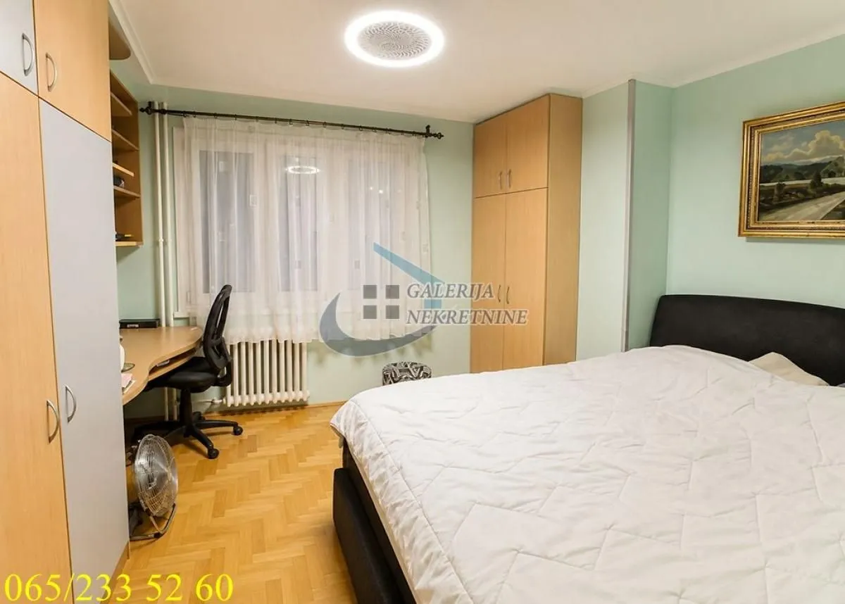Izdavanje, četvorosoban stan, 90m², Novi Beograd Blok 61, Novi Beograd Sve Podlokacije