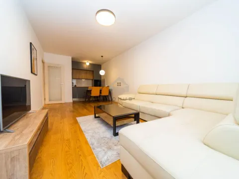 Izdavanje, dvosoban stan, 75m², Central Point, Podgorica - image 2