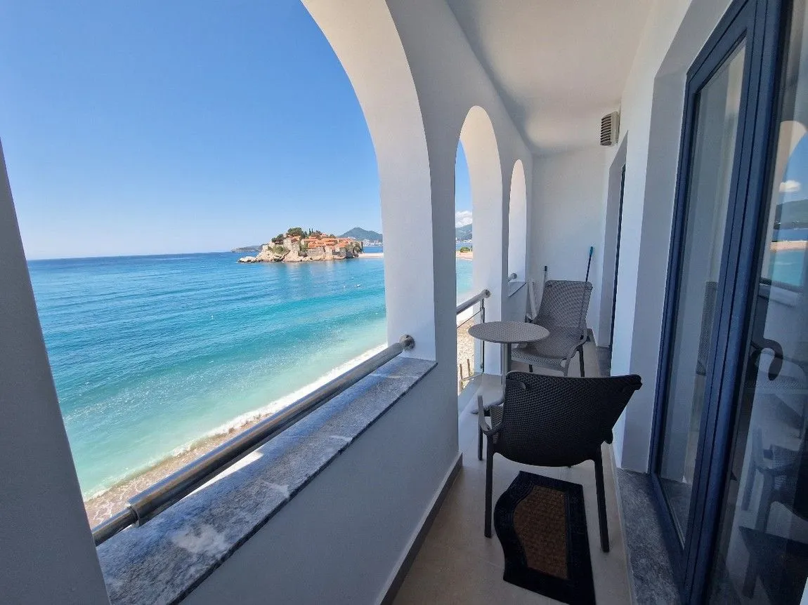 Sale, two bedroom apartment, 62m², Sveti Stefan, Budva