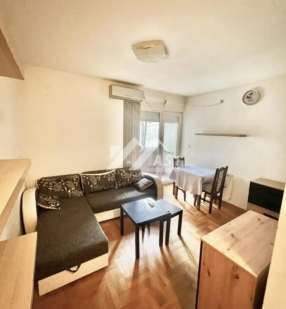 Izdavanje, stan, 25m², Centar, Novi Sad