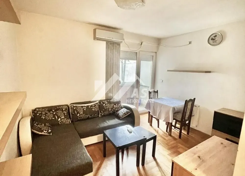 Izdavanje, stan, 25m², Centar, Novi Sad